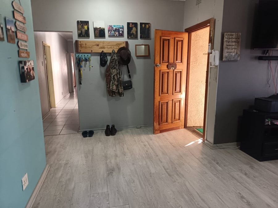 4 Bedroom Property for Sale in Carters Glen Northern Cape